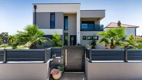 Espacioso apartamento vacacional con piscina, terraza y barbacoa | Admite mascotas - Image 2