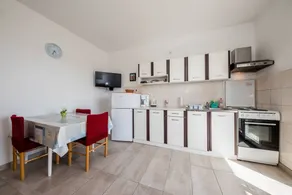 Pleasant holiday apartment with garden, terrace & barbecue | Sea view - Image 4