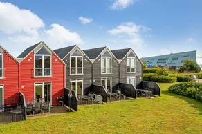 Familienfreundliches Ferienhaus mit Pool und Terrasse - Image 4