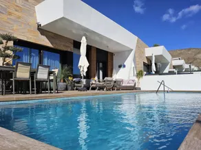 Fully equipped charming house with terrace, garden & private pool | Nature view | Perfect for remote work - Image 5