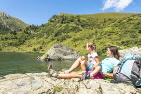 Children-friendly flat with barbecue | Lake view | Perfect for remote work - Image 3