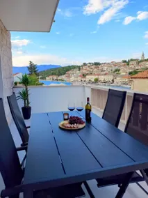 Ferienwohnung in Povlja mit Meerblick, Terrasse, Klimaanlage, W-LAN (3365-6) - Image 2