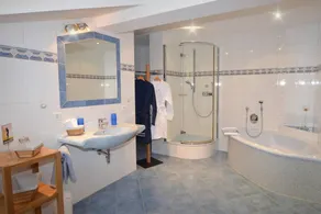 Apartamento apto para niños con jardín - Image 3