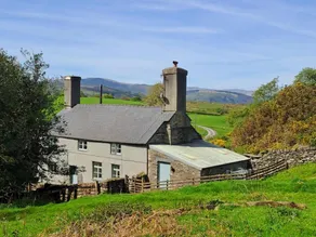 Fully equipped cottage with garden, BBQ & jacuzzi | Pet-friendly - Image 2