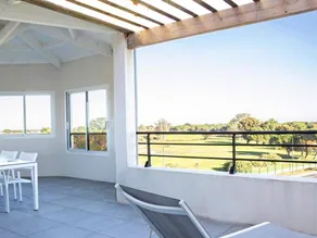 Apartment with heated pool - Image 4