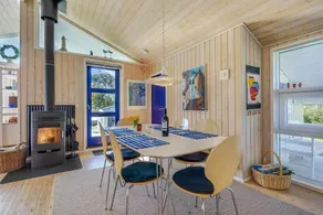 Fully equipped holiday home with BBQ, sauna & hot tub - Image 5
