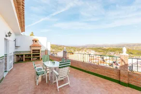 Holiday home with garden, terrace & BBQ | Mountain view - Image 3