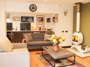 Cottage with garden & jacuzzi - Image 5