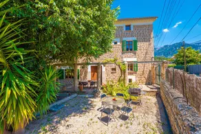 Chalet with BBQ, garden & terrace - Image 3