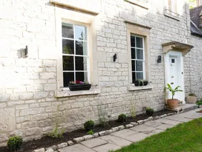 Cottage with garden - Image 3