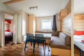 Mobile home with garden, terrace & pool - Image 3
