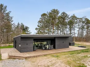 Holiday home with barbecue, sauna & terrace - Image 4