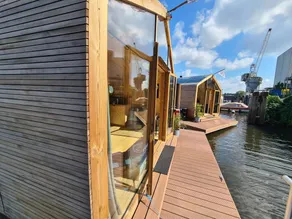 Boat with terrace, hot tub & barbeque - Image 3
