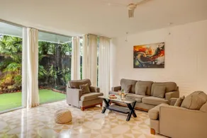 Apartamento vacacional con piscina y jardín - Image 4