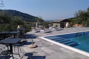 Agriturismo L'Amandola Villa: Suite Corniglia - Image 3