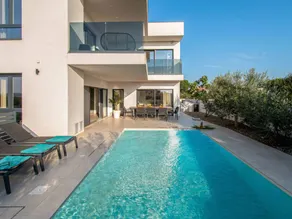 Fully equipped house with private pool, terrace & garden | Sea view | Pets allowed - Image 2