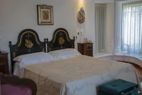 Chambre chez l'habitant avec piscine, terrasse et internet haut débit | Vue mer - Image 2