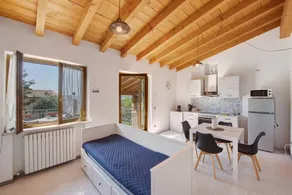 Maison entièrement équipée avec piscine, internet haut débit et terrasse | Vue lac | Avec animaux admis - Image 2