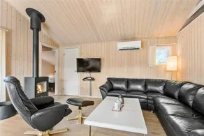 Fully equipped wonderful holiday home with jacuzzi, terrace & barbeque - Image 2