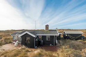 Family-friendly house with terrace - Image 4