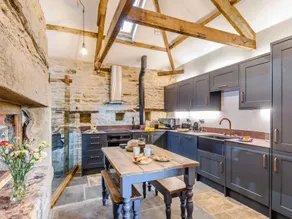 Cottage with jacuzzi - Image 2