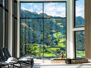 Flat with pool, garden & sauna - Image 5