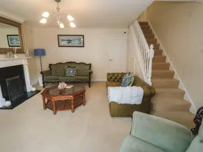 Cottage with garden - Image 4