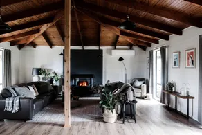 Country Retreat with Fireplace & Scenic Views in Gippsland, Australia - Image 2