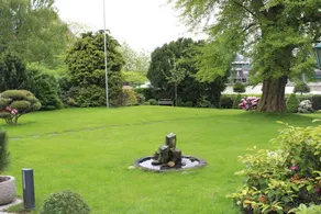 Holiday home with terrace & garden - Image 3