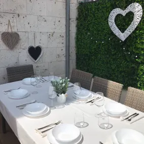 Wohnung mit Terrasse und Garten - Image 2