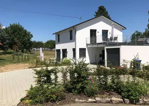Apartamento vacacional con terraza | Vistas al jardín | Ideal para trabajar remoto - Image 3