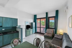 P. R. Club - Three-Room Enea 39 with Sea View, Private Terrace and Air Conditioning - Image 5