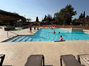 Mobile home with heated pool & terrace - Image 2