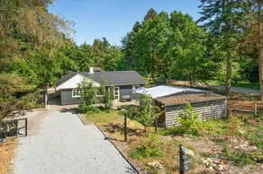 House with terrace - Image 2