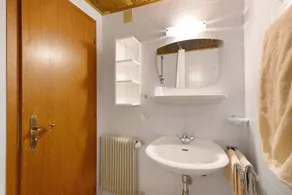 Zimmer 'Ederhof 3' mit Bergblick, Gemeinschaftsterrasse und Wi-Fi, Frühstück inkludiert - Image 4