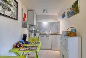 Apartment with barbeque & garden | Garden view - Image 5