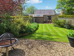 Children-friendly cottage with barbecue & garden | River view | Pets are welcome - Image 2