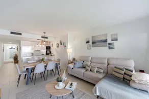 Luxury Apartment with Sea Views, Wi-Fi, and Air Conditioning in Manilva - Image 5