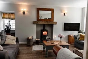 Family-oriented lovely cottage with garden & jacuzzi | Pets allowed - Image 4