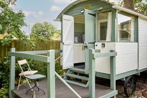 Charming Shepherd’s Hut with Countryside Views near Holt in Briston, Norfolk - Image 2