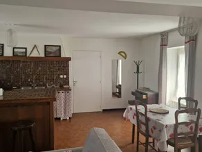 Cottage with barbeque & garden - Image 2