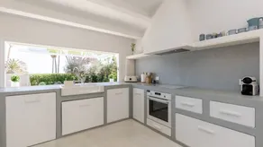 Apartment with sauna, pool & garden - Image 4