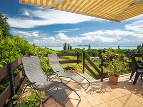 Wonderful house with terrace, garden & barbecue | Lake view - Image 2