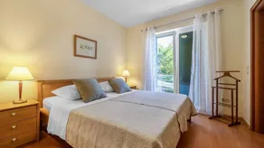 Beautiful holiday apartment with BBQ, terrace & garden | Sea view - Image 4