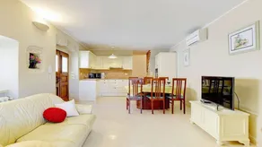 Fully equipped flat with private pool, BBQ & sauna | Garden view - Image 5