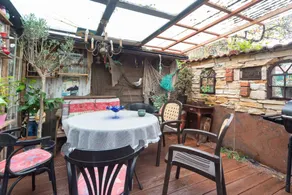 Holiday home with terrace, barbecue & garden - Image 4