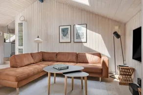Holiday home with sauna, barbeque & jacuzzi - Image 5