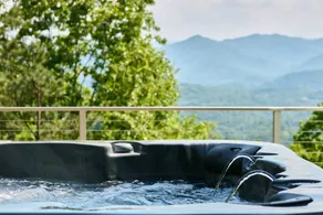 Telescopic 3BR mountain-view home in Marshall with 3 baths and king beds - Image 4