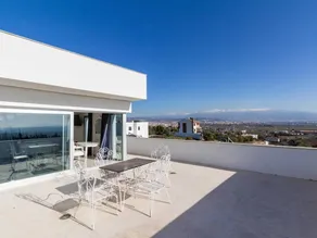 Voll ausgestattete Villa mit Grill, Terrasse und privatem Pool | Bergblick - Image 5