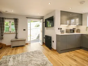 Voll ausgestattetes Landhaus mit Garten - Image 4